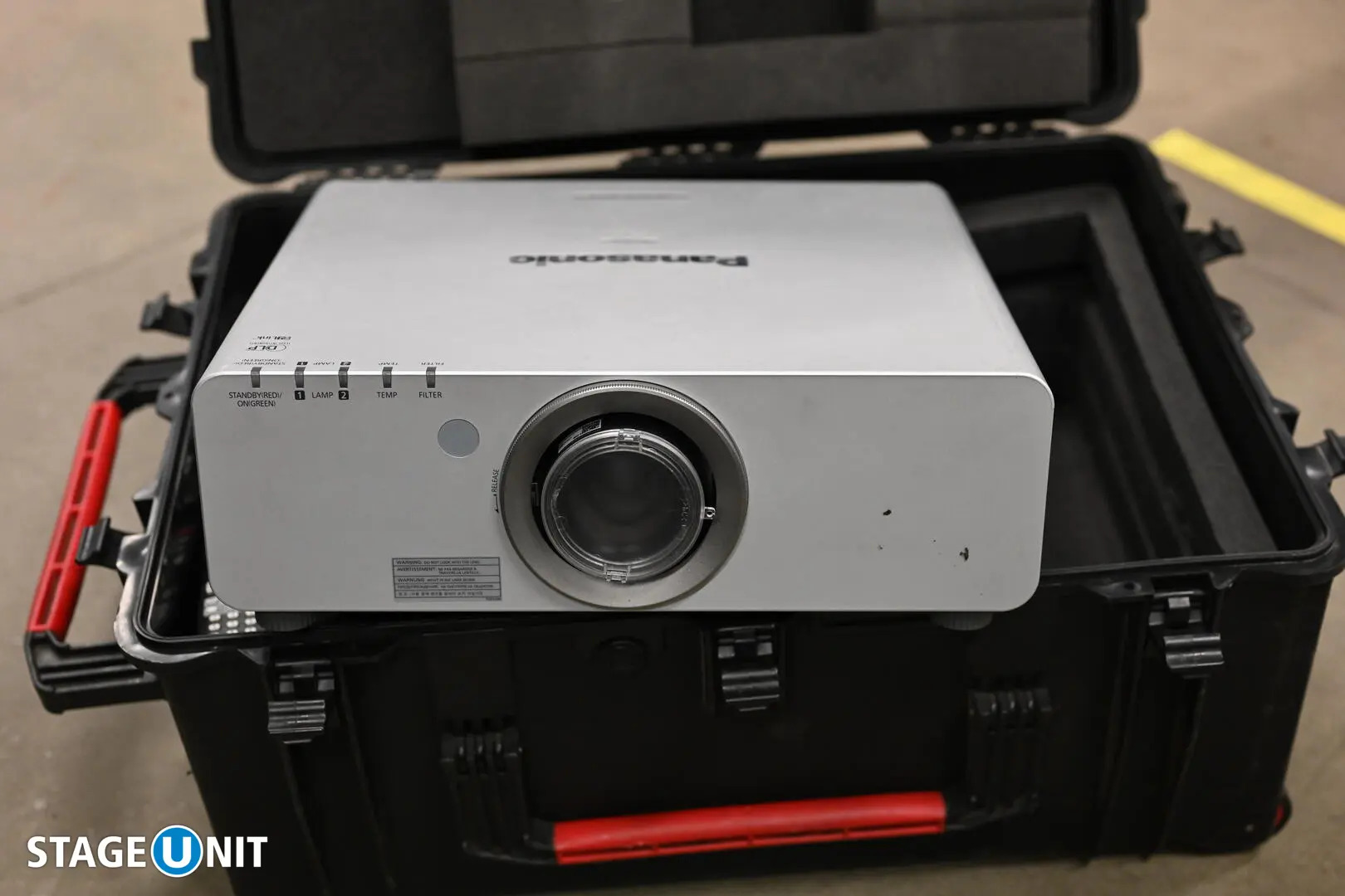 PANASONIC PROJECTOR 6500LUMMEN PT–D6000ES