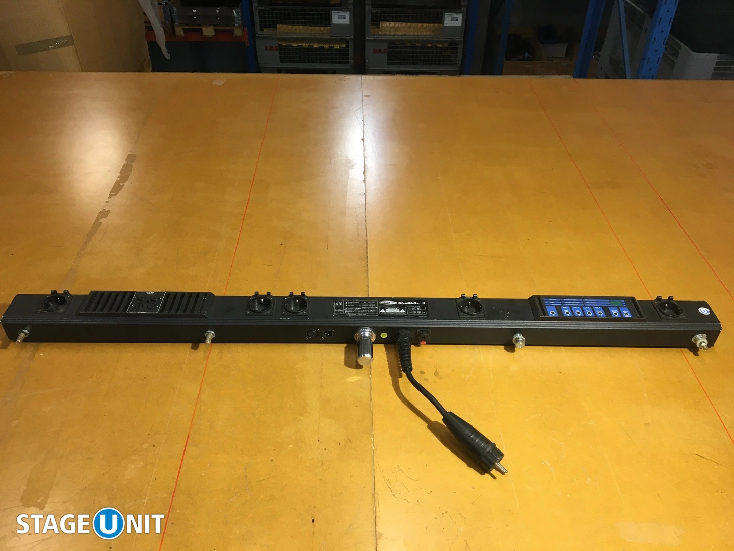 DMX 4–BAR BUILD–IN DIMMER 4x1000W